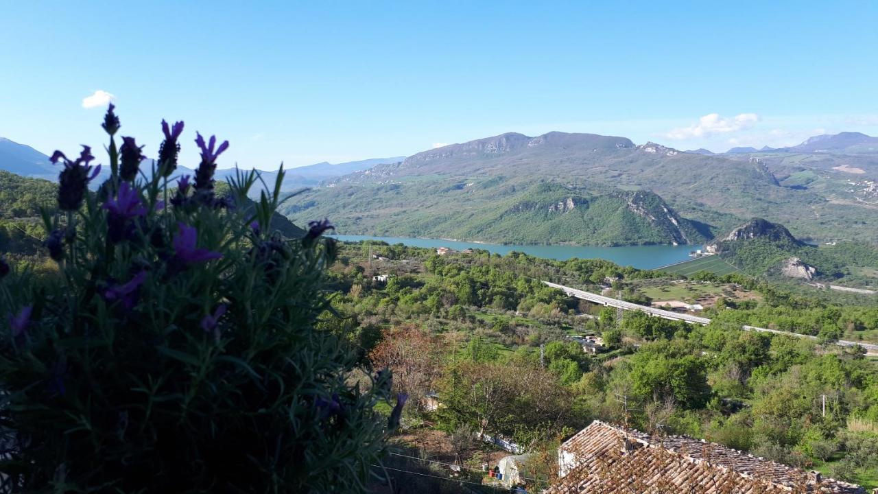 B&B "Za' Vittoria"#Lagodibomba Exteriér fotografie