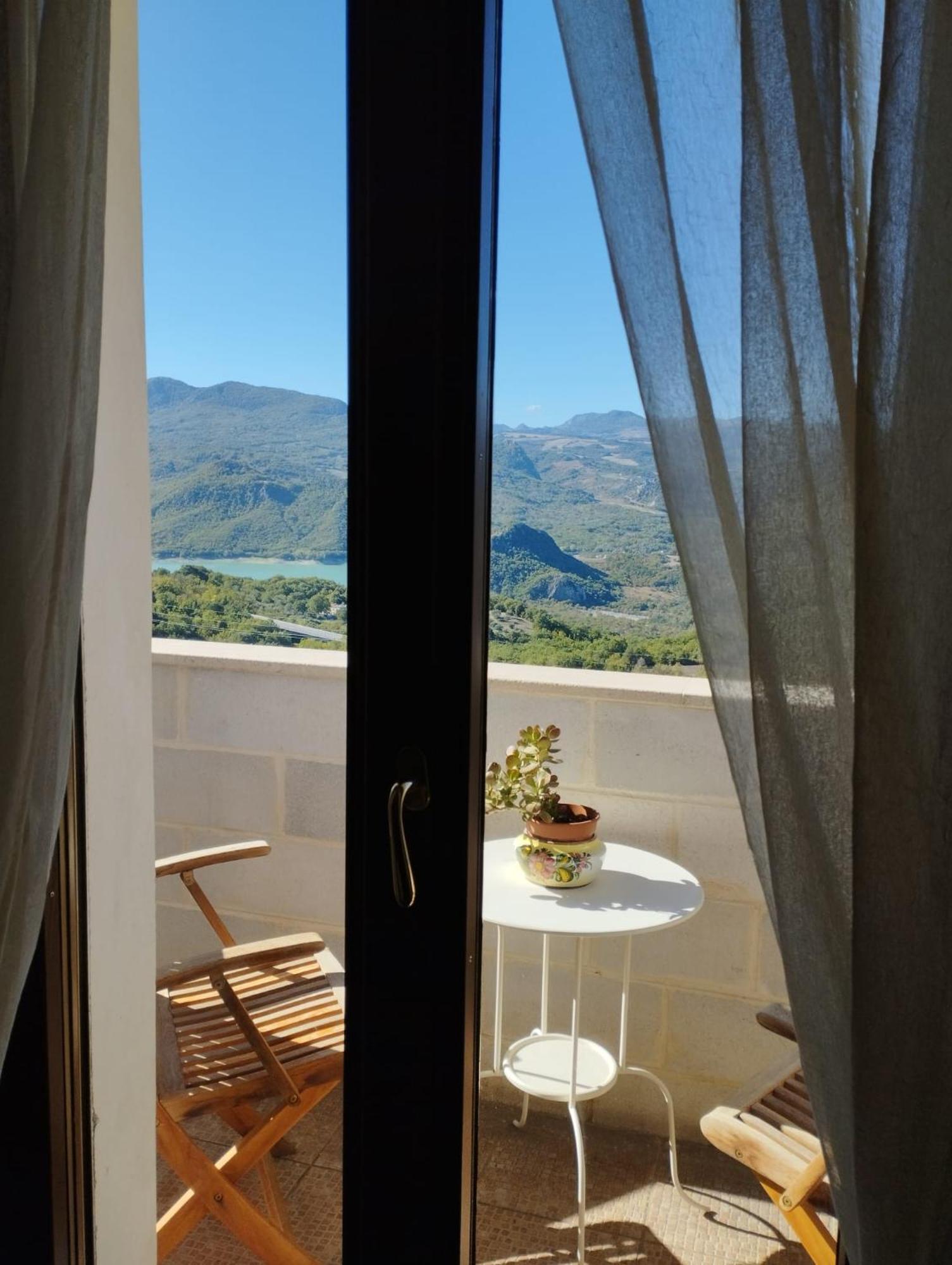B&B "Za' Vittoria"#Lagodibomba Exteriér fotografie
